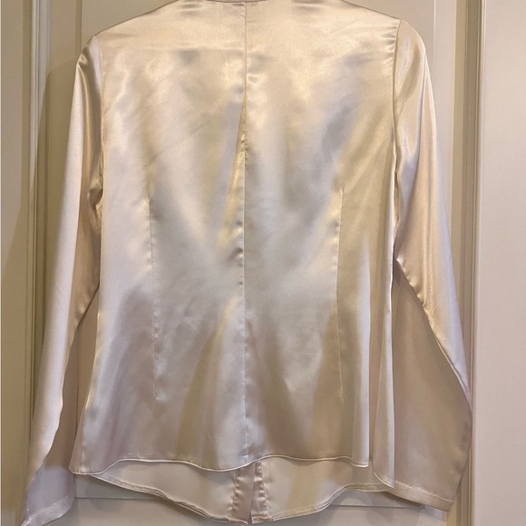 Aja White Long Sleeve Pleated Mandarin Collar Blouse - Picture 3 of 5